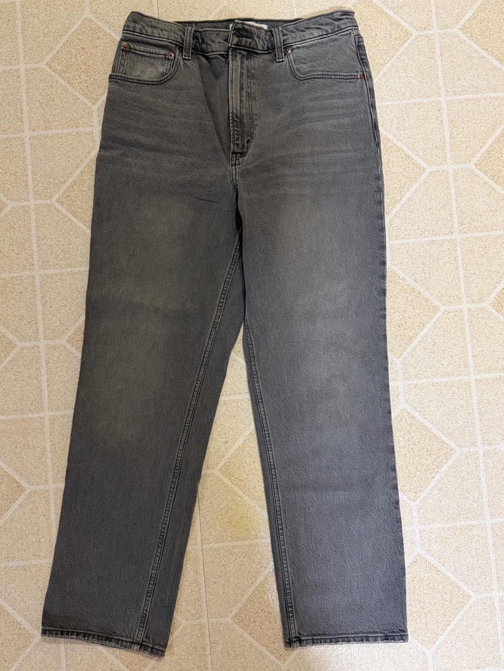 Abercrombie & Fitch Women's The 90’s Straight Ultra High Rise Jeans 30S 10 Short